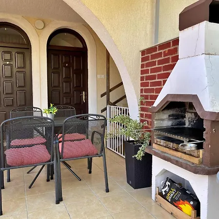 Διαμέρισμα Brebric - 540 Meter Vom Entfernt By Interhome *